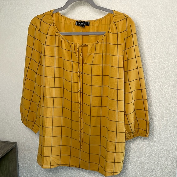 NYCC Women’s Top. Size L💛 - Picture 1 of 5